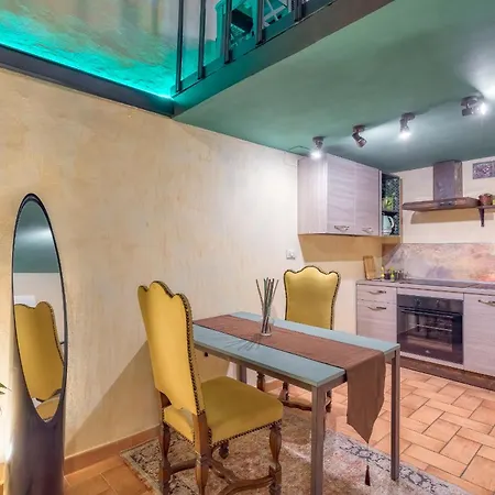 Angolo Di Relax In Stabile Del 1400 公寓